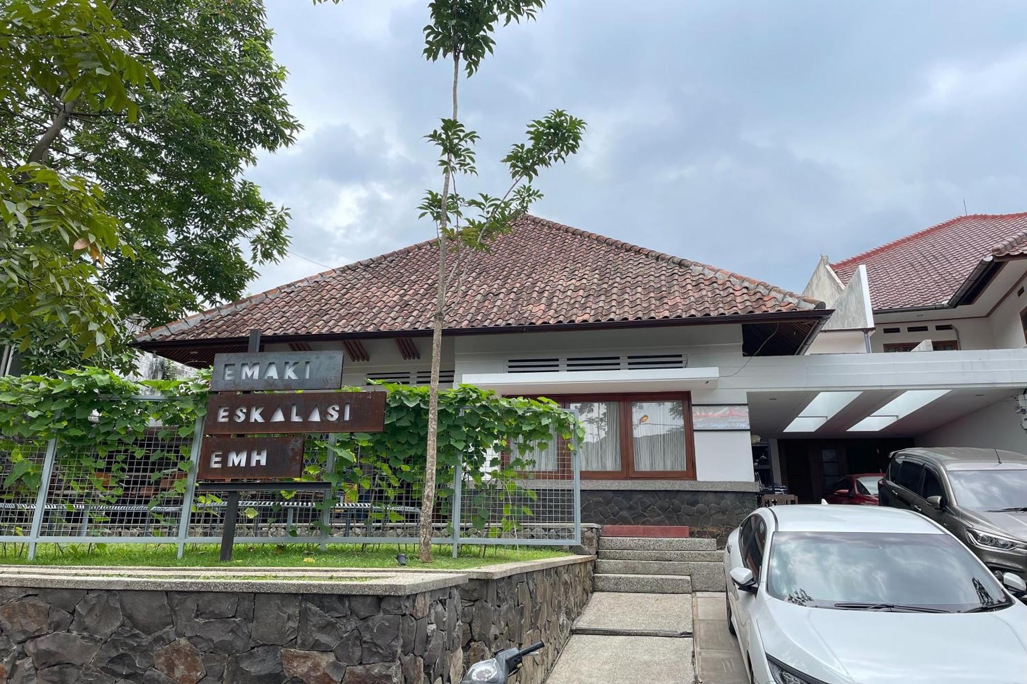 Emaki Bumi Singgah Hotel Бандунг Екстериор снимка