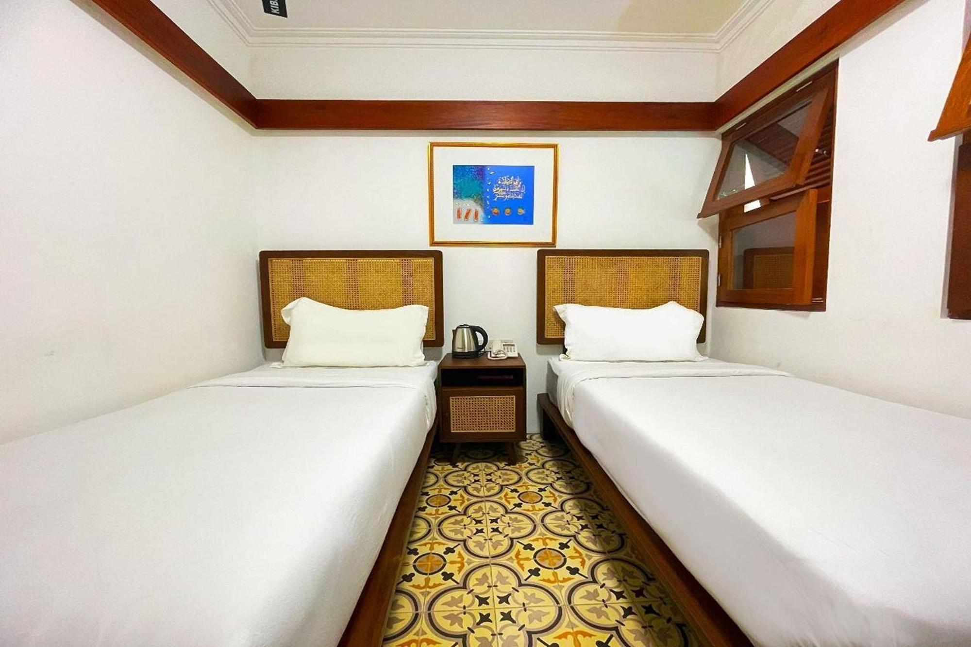 Emaki Bumi Singgah Hotel Бандунг Екстериор снимка